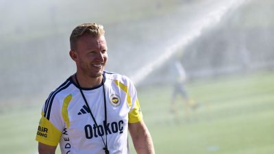 Dirk Kuyt: “Fenerbahçe’de Başarıyı Tekrar Yaşamak İçin Buradayım” Fenerbahçe Futbol