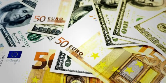 dovizde-sok-dolar-euro-ve-sterlin-ayni-anda-rekor-kirdi-RHCjvfIc.jpg