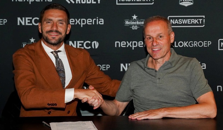 Dusan Tadic geri döndü: İmzayı attı