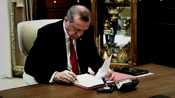 erdogan-imzaladi-atamalar-resmi-gazetede-yayimlandi-lqqaWUAn.jpg