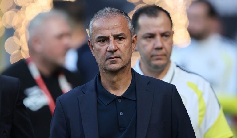 Fenerbahçe’de İsmail Kartal’dan 2 isim için sakatlık açıklaması: İçeride buz tedavisi oluyorlar