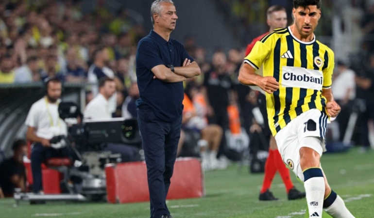 Fenerbahçeli taraftarları sevinçten havalara uçuran an! Uğultu tüm Kadıköy’den duyuldu