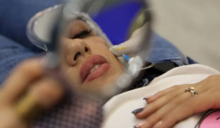 İğnelerle zayıflayan zenginler şimdi organ bağışçılarının yağıyla estetik yaptırıyor
