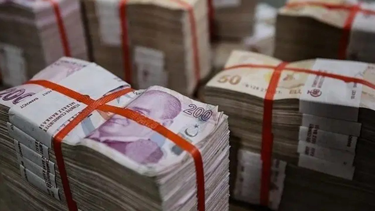 iktidar-butceyi-nasil-artiya-gecirdi-zam-bekleyen-emeklinin-maasini-yatirdiklarina-sukrediyorlardi-ZV5rdeKM.jpg