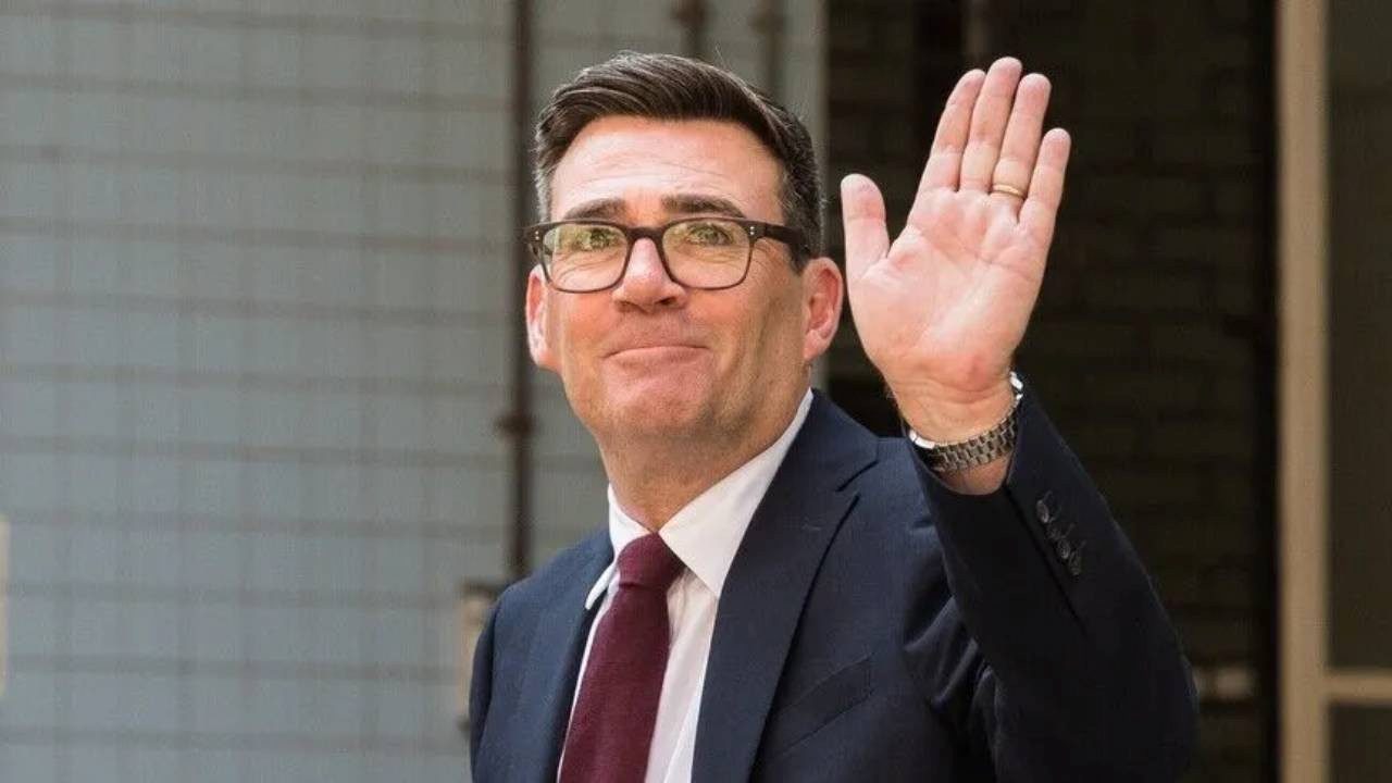 Andy Burnham resmen göreve başlıyor İngiltere siyasetinde yeni bir dönem