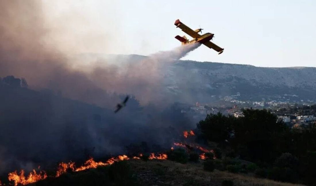 Selanik’e Yakın Oraiokastro’da Kısa Sürede Büyüyen Yangın: Fabrikalarda Hasar, Toksik