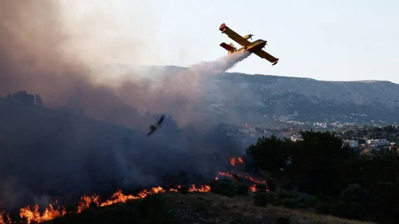 Selanik’e Yakın Oraiokastro’da Kısa Sürede Büyüyen Yangın: Fabrikalarda Hasar, Toksik
