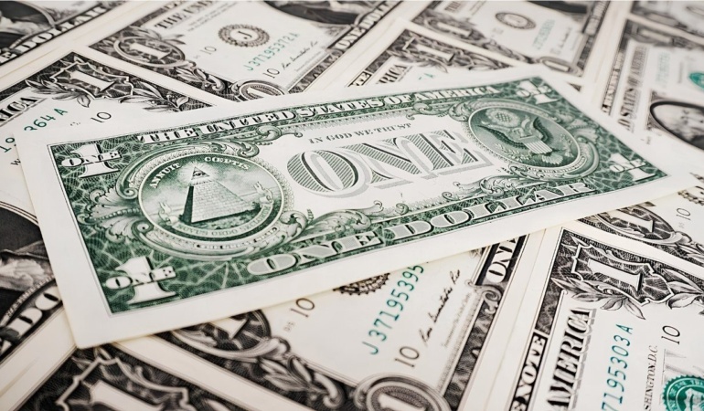 Kritik Fed kararı öncesi dolarda vites yükseldi