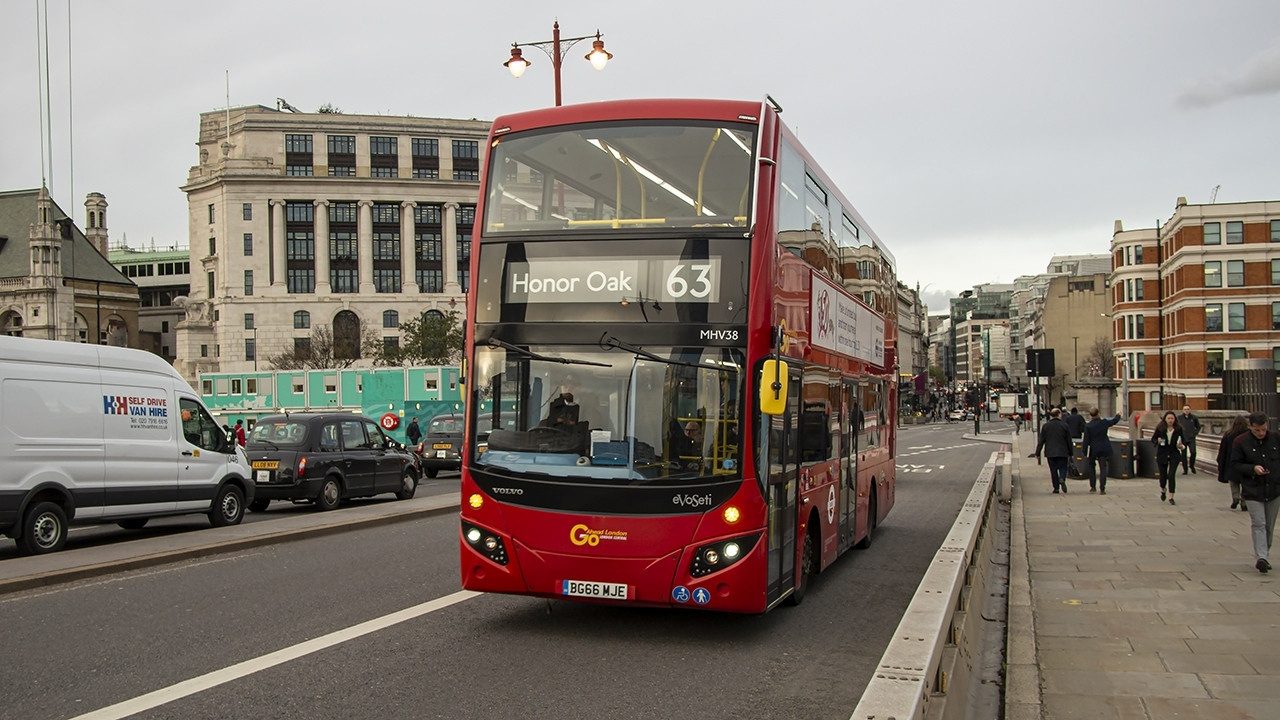 Kahve Telveleri Yakıta Dönüşüyor: Londra’da Atık Yönetiminden Ulaşıma Yenilik Londra’da