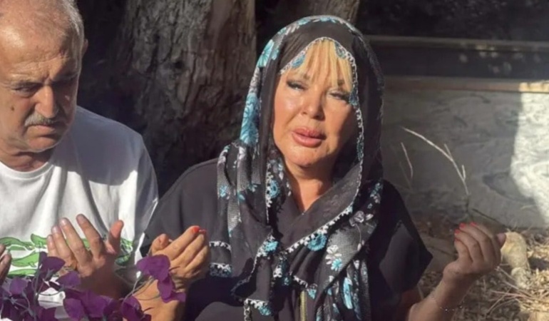 Safiye Soyman’ın evlat acısı dinmiyor; oğlu Harun Akaröz’ü mezarı başında gözyaşlarıyla andı
