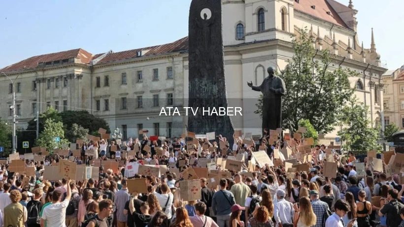 Zelenski’nin Kabine Revizyonu ve Protestolar