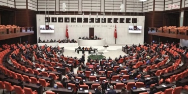 tbmmde-muhalefetten-egitim-tepkisi-genclerimize-en-buyuk-kotulugu-egitim-politikanizla-yaptiniz-YPhNsKkB.jpg