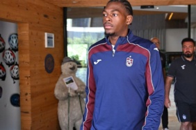 trabzonsporun-yeni-onuachusu-kampa-katildi-RZnVkEIP.jpg
