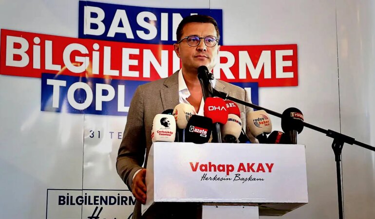 Çerkezköy Belediye Başkanı Vahap Akay CHP’den istifa etti: Nedenini açıkladı
