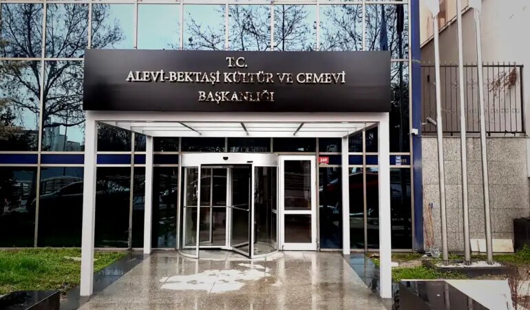Çorum’da Alevi dedelerinden çağrı: Cemevine değil huzurevi ve kreşe öncelik verin