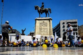 doruk-madencilik-iscilerinin-oturma-eylemi-suruyor-talepleri-ne-qbQ4tV8J.jpg