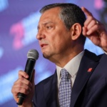 ozgur-ozelden-tuzla-tepkisi-eren-ve-akin-gurlek-hesap-verecek-y7cvMZr2.jpeg